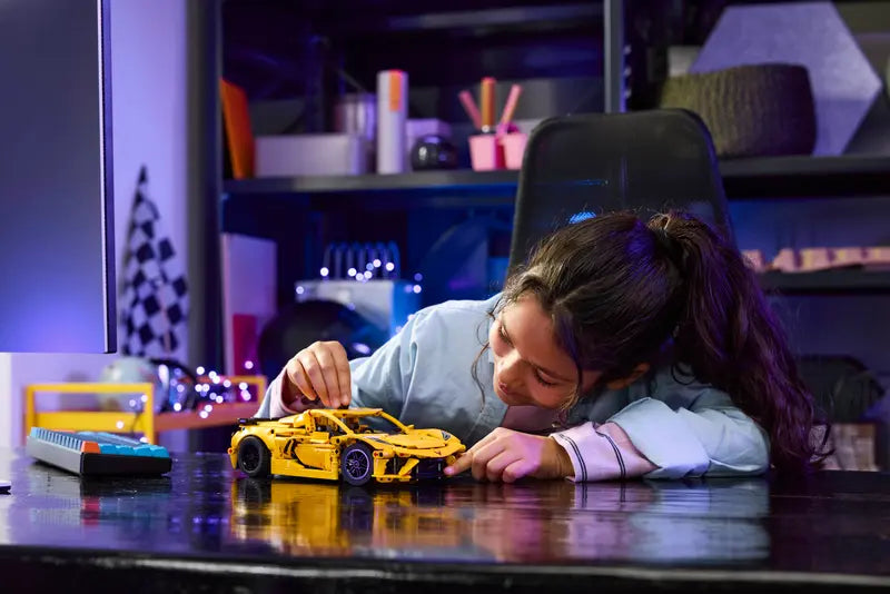 LEGO Chevrolet Corvette Stingray (42161)