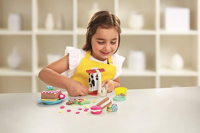 Play-Doh Kitchen Creations Milk and Cookies Set