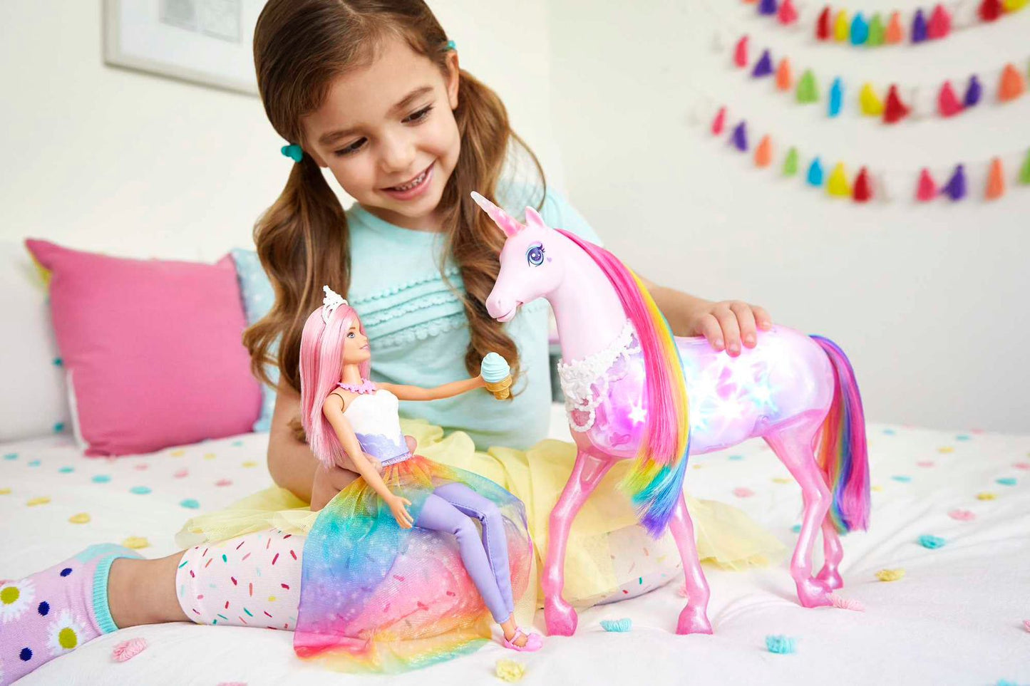 BARBIE DREAMTOPIA DOLL & UNICORN SET