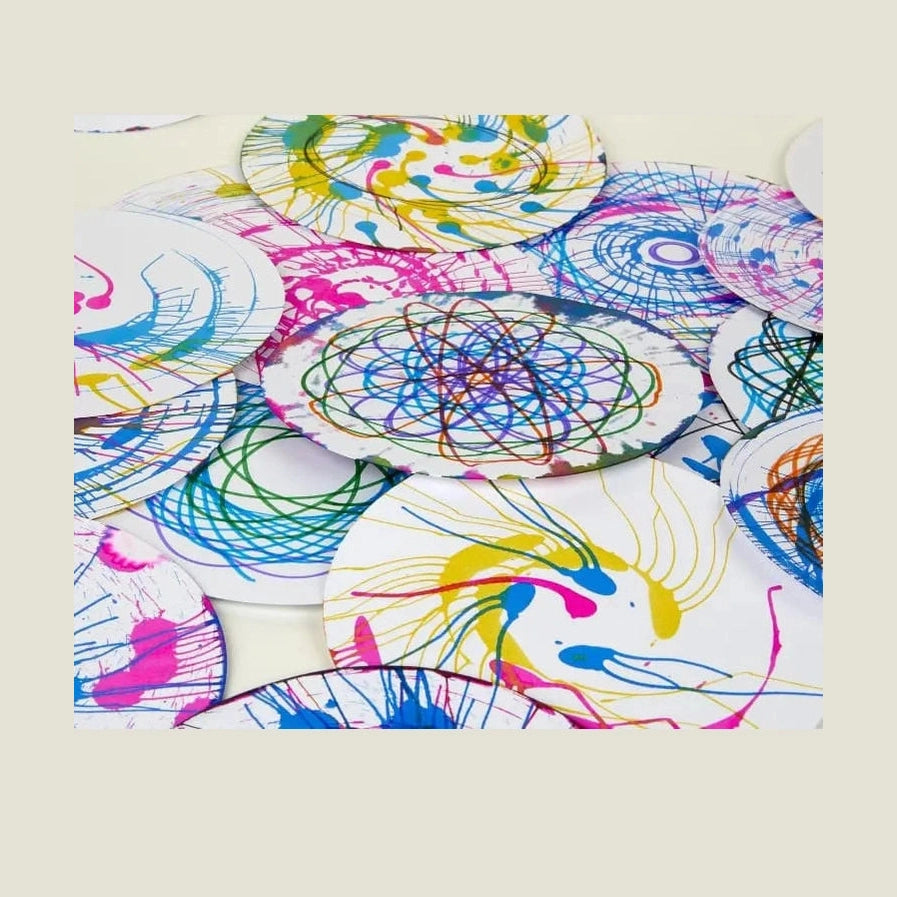 CRAYOLA – SPIN AND SPIRAL ART STATION MANDALA by Crayola