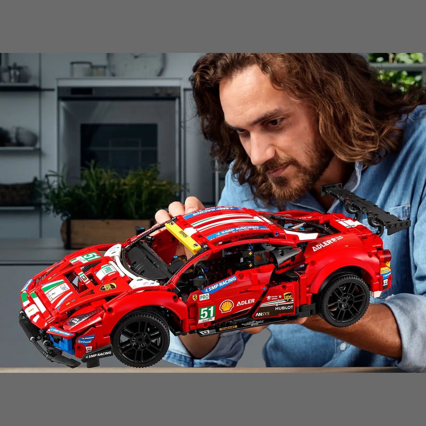 LEGO Ferrari 488 GTE (42125) by LEGO