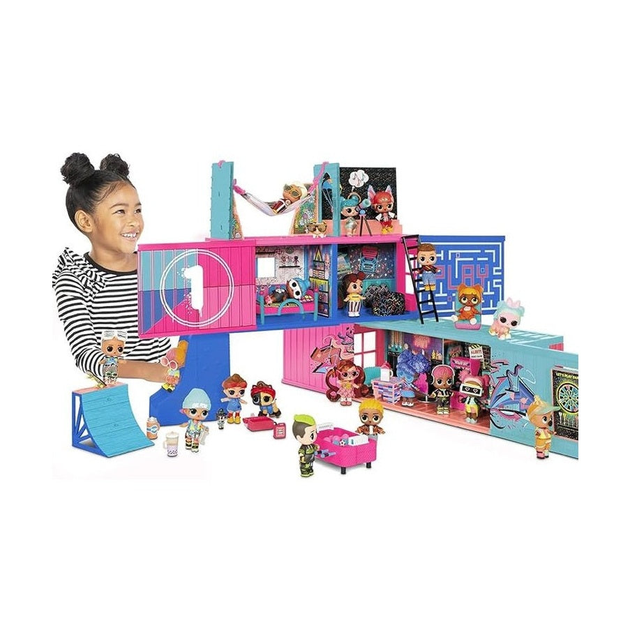 L.O.L. Surprise! Fashion Show House Playset by MGA Entertainment