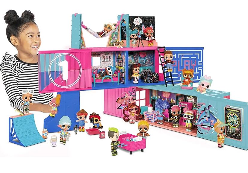 L.O.L. Surprise! Fashion Show House Playset