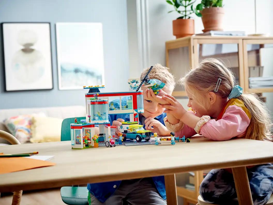 LEGO City Hospital (60330)