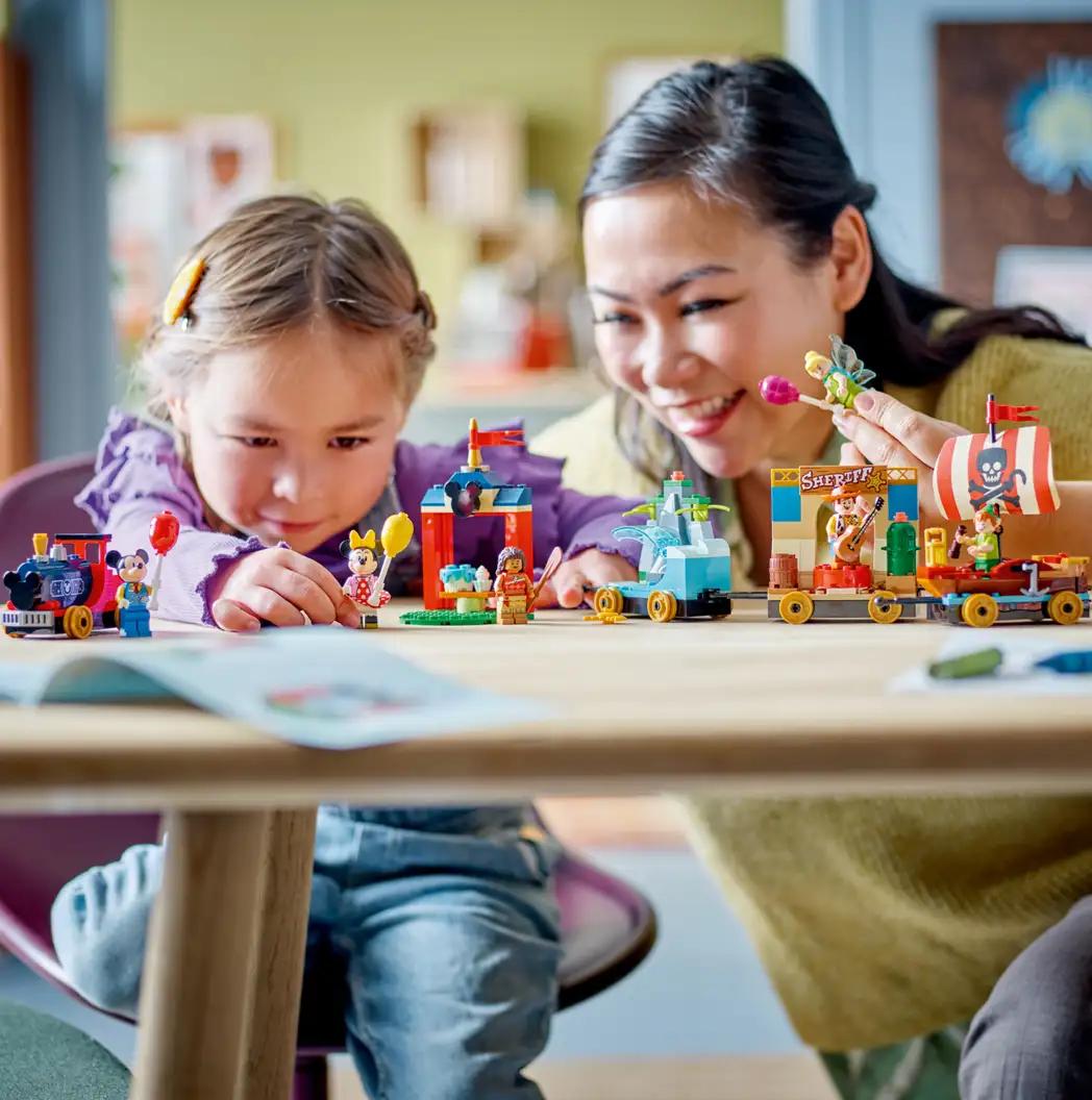 LEGO Disney Celebration Train (43212)