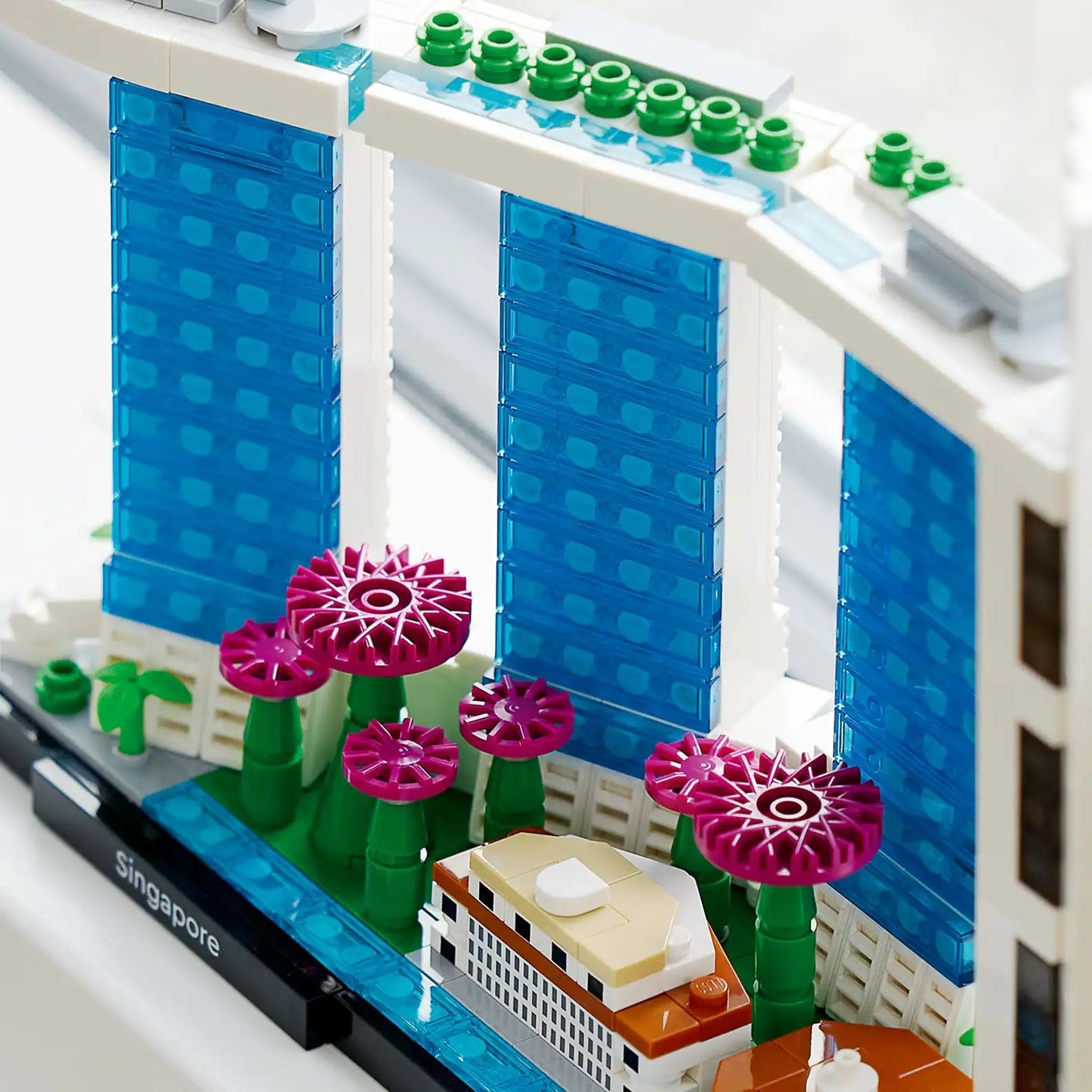 LEGO Singapore (21057) by LEGO
