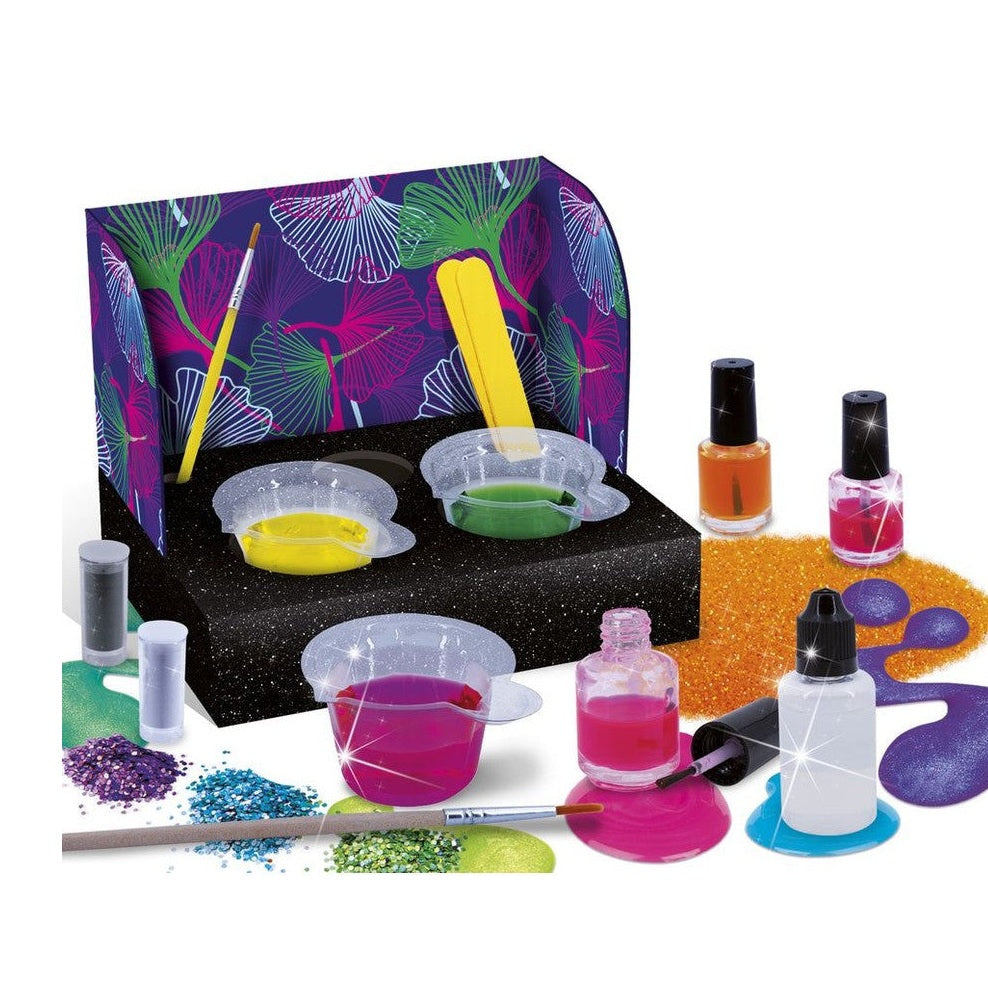 THE SCIENCE OF NAIL POLISH by Lisciani