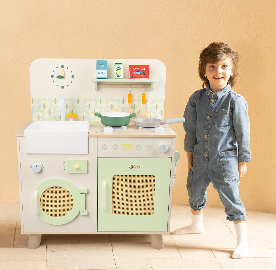 NATURAL WOODEN KITCHEN