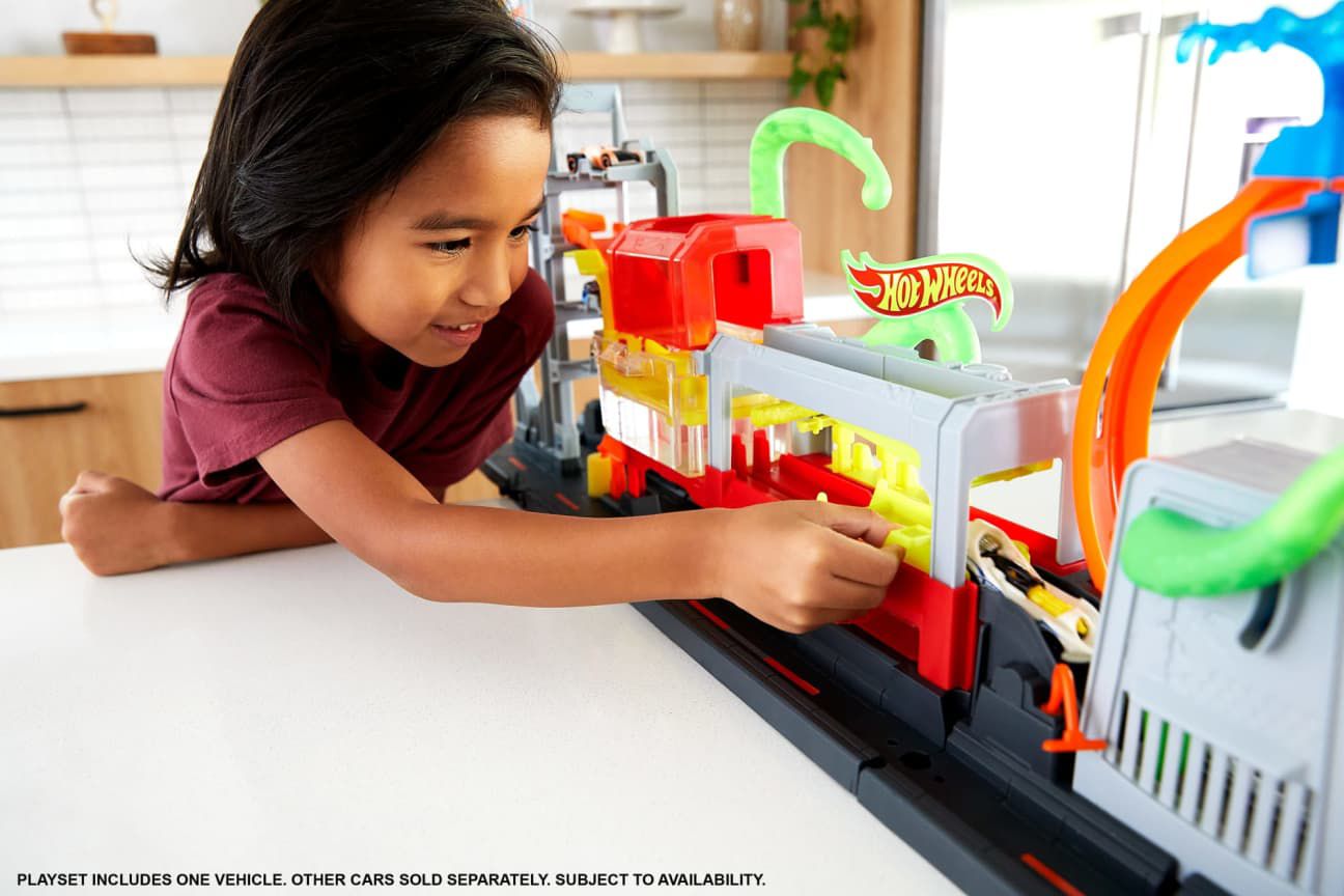 HOT WHEELS CITY ULTIMATE OCTO CAR WASH
