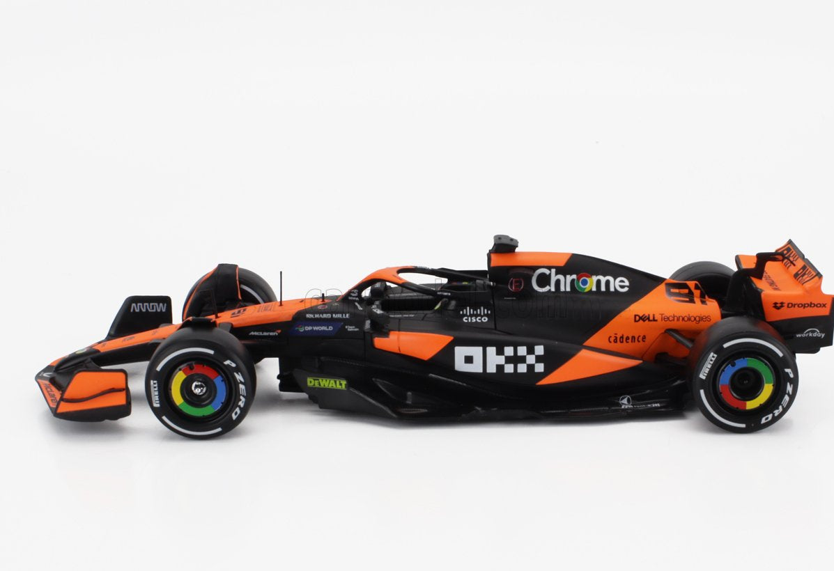 BURAGO 1/24 MCL38 OSCAR PIASTRI #81 WITH HELMET