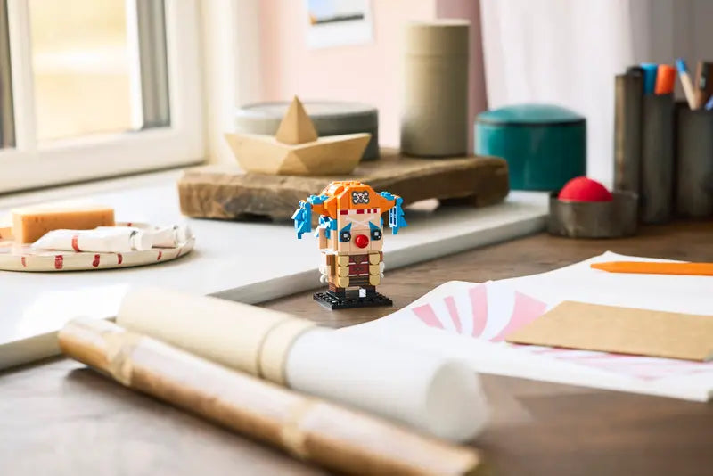 LEGO Buggy the Clown Figure (40800)