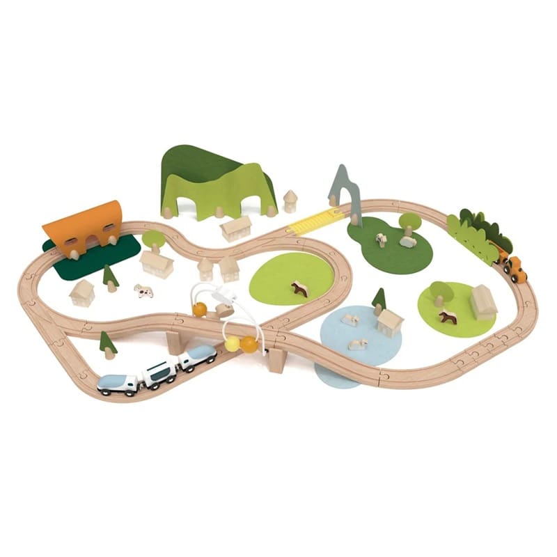NEW NATURAL TRAIN SET