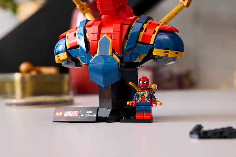 LEGO Iron Spider-Man Bust (76326)