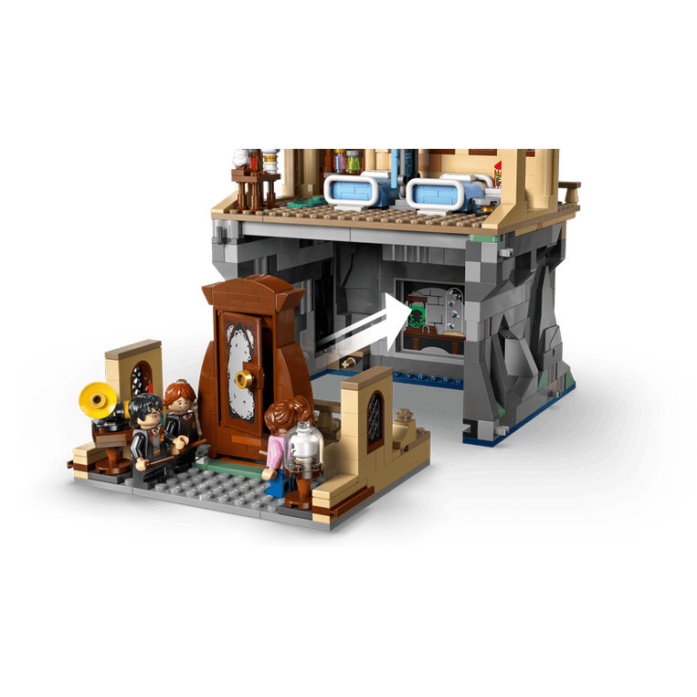 LEGO Hogwarts Castle: Hospital Wing (76463) by LEGO
