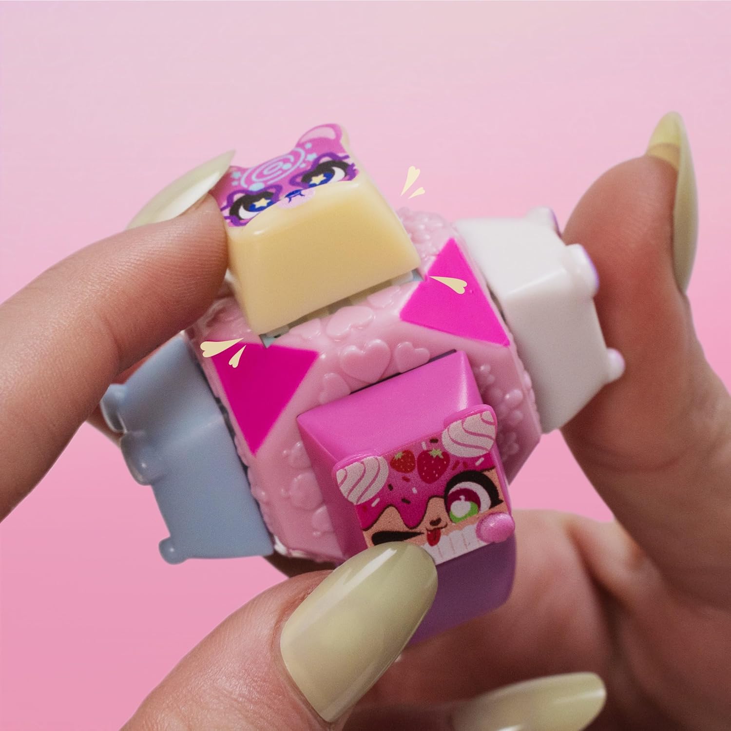 Clickeez Cube Deluxe Keyring Mystery Figure Pack by Goliath