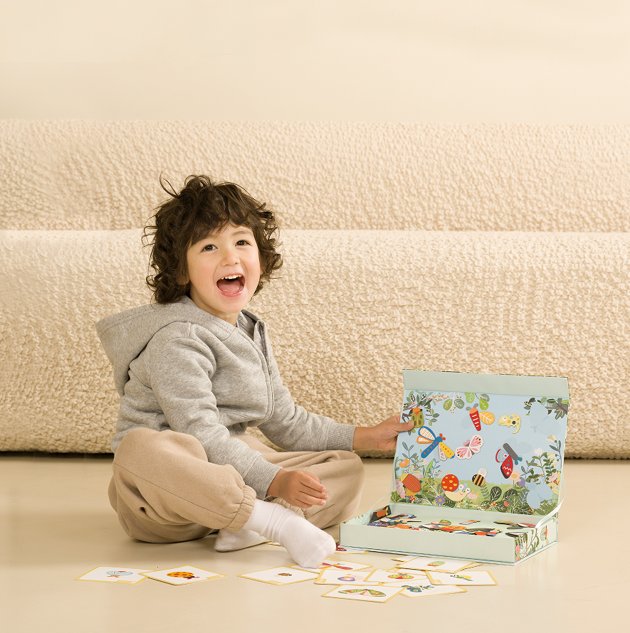 MAGNETIC INSECT WORLD