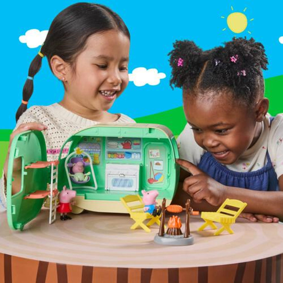 Peppa Pig Three Little Piggies Caravan by Peppa Pig