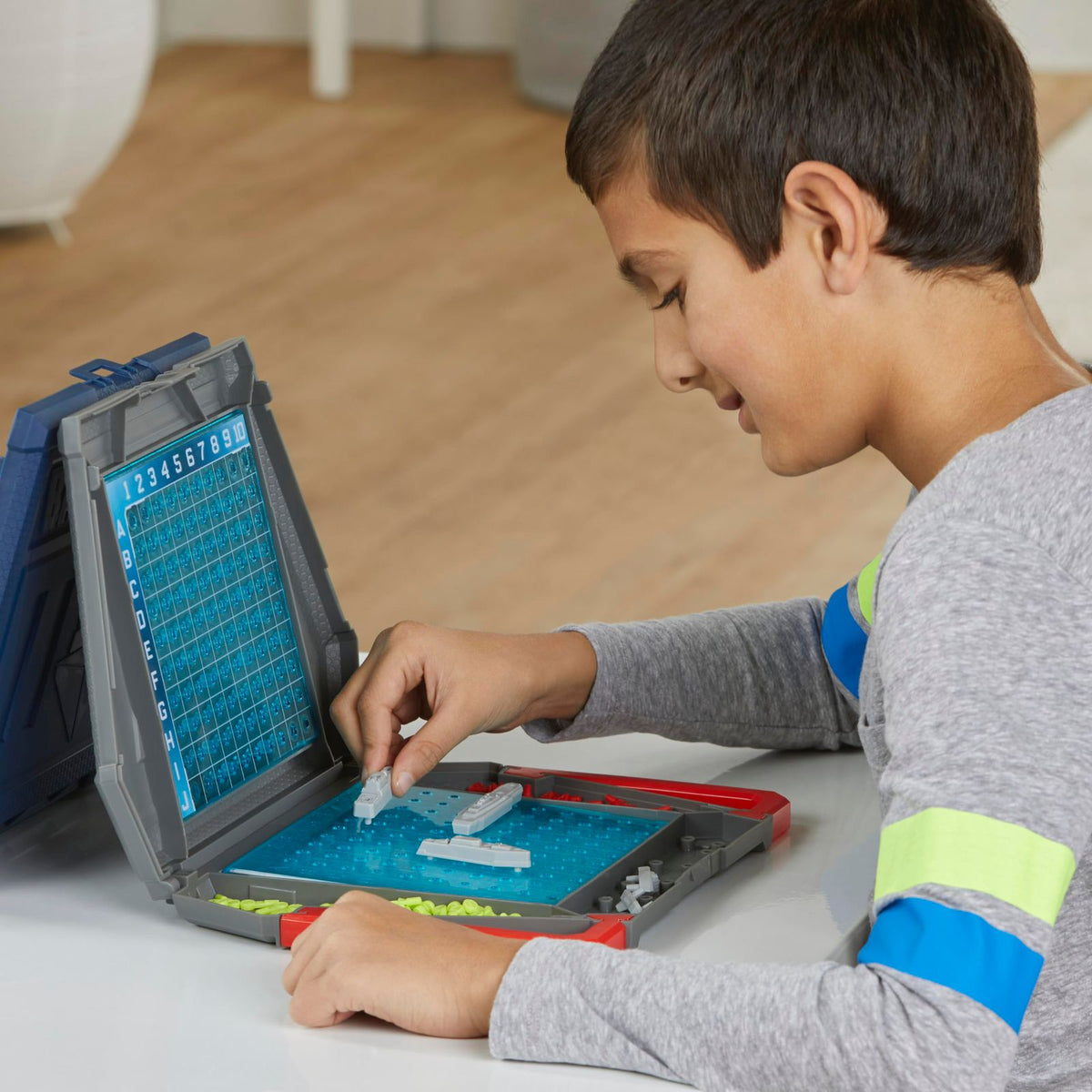 BATTLESHIP THE GAME by Hasbro