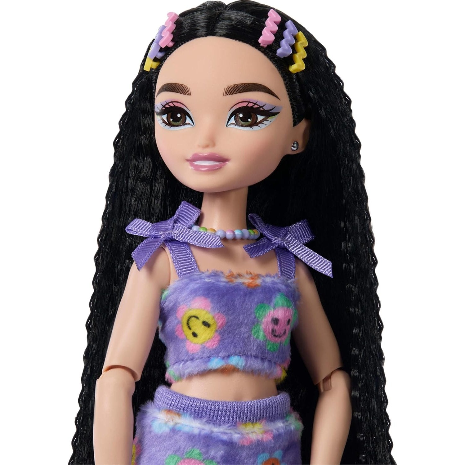Barbie Dream Besties Renee Posable Roller Skating Fashion Doll by Mattel