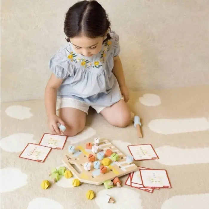 CLASSIC WORLD SCREW BOARD by Classic World