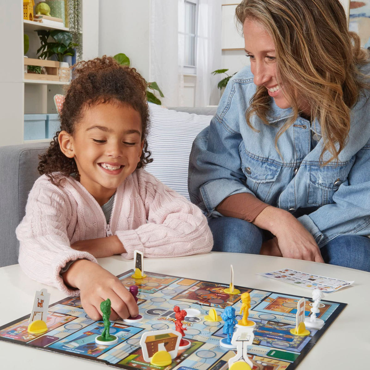 CLUEDO JUNIOR ( ENG/FR) by Hasbro