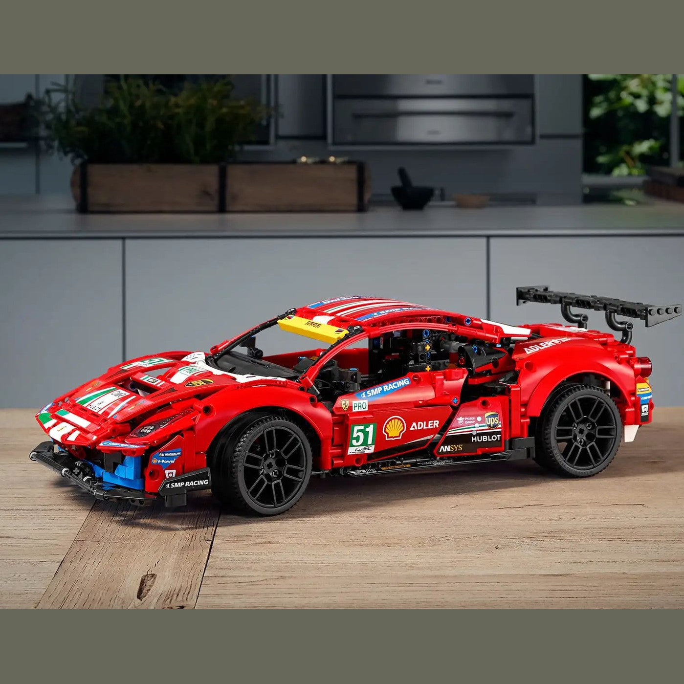 LEGO Ferrari 488 GTE (42125) by LEGO