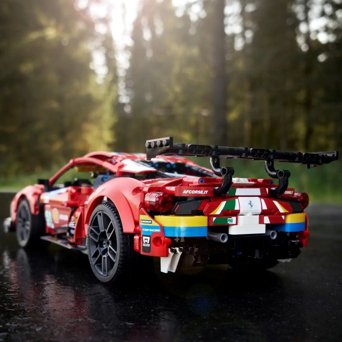 LEGO Ferrari 488 GTE (42125) by LEGO