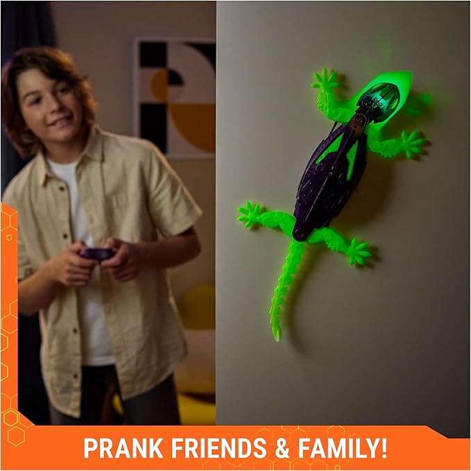 GLOWING WALL CRAWLER GECKO by Spin Master