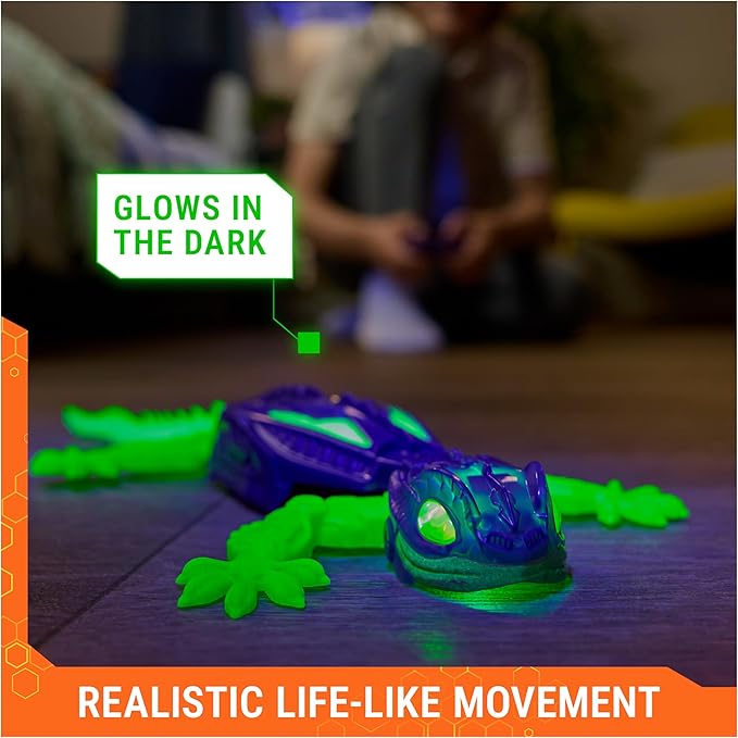 GLOWING WALL CRAWLER GECKO by Spin Master