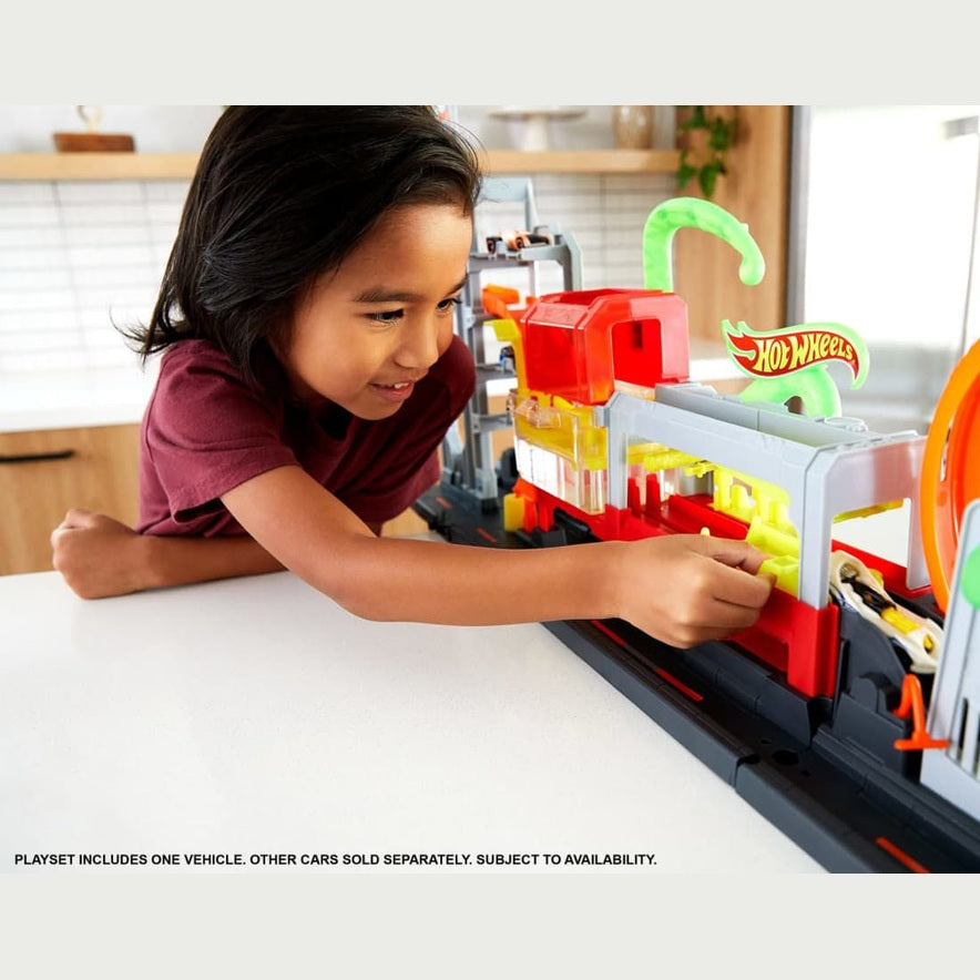 HOT WHEELS CITY ULTIMATE OCTO CAR WASH by Mattel