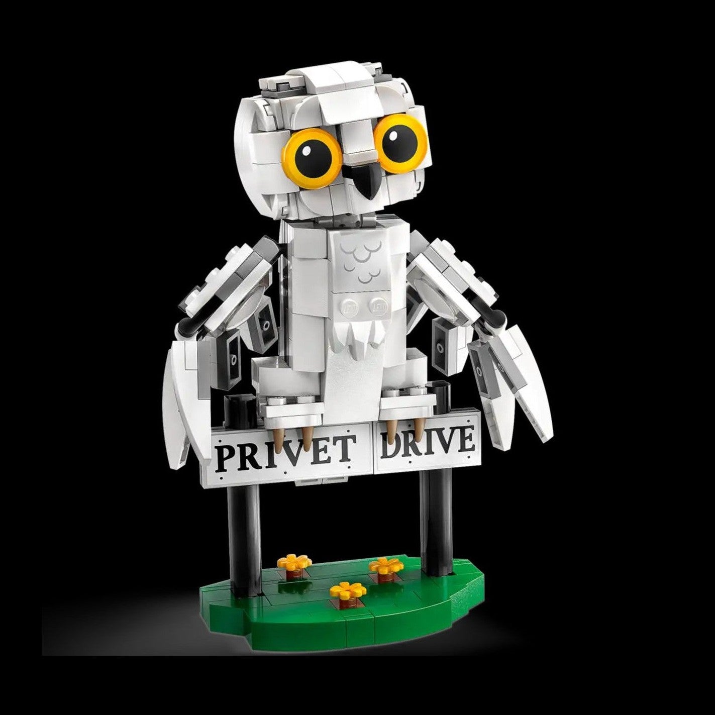 LEGO Hedwig™ at 4 Privet Drive (76425) by LEGO