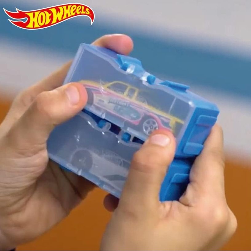 Hot Wheels Multibrick car case with cars by Mattel