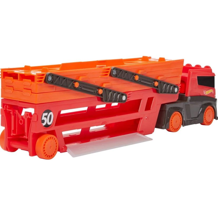 Hot Wheels Action Mega hauler / transporter