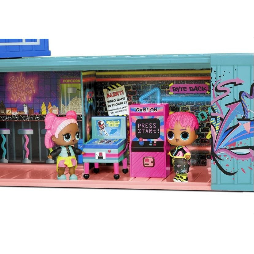 L.O.L. Surprise! Fashion Show House Playset by MGA Entertainment