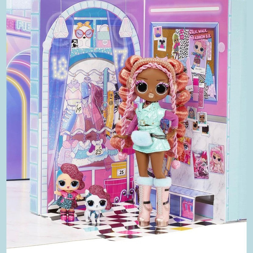 L.O.L. Surprise! Fashion Show Mega Runway by MGA Entertainment