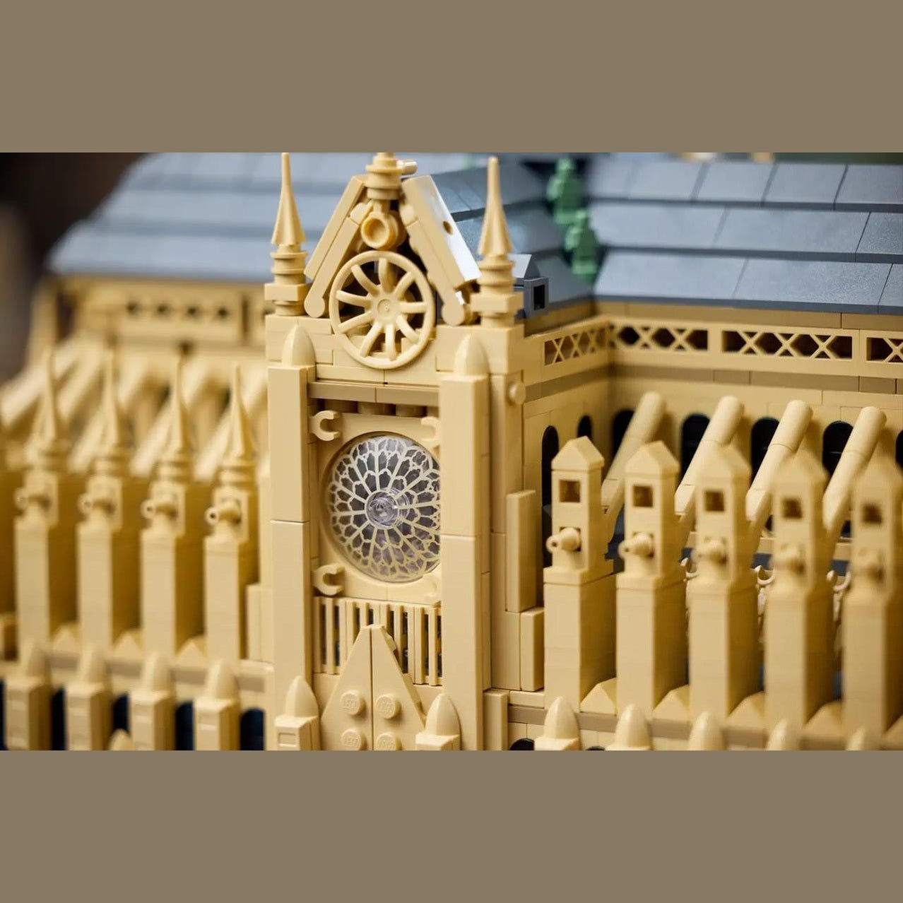 LEGO Architecture Notre-Dame de Paris (21061) by LEGO