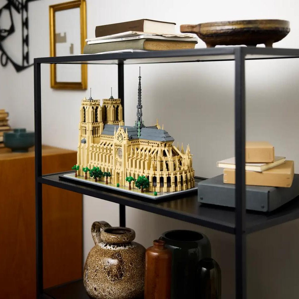 LEGO Architecture Notre-Dame de Paris (21061) by LEGO