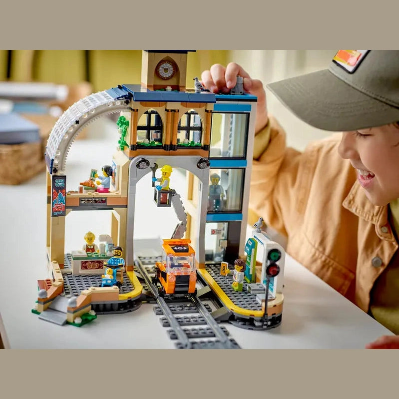 LEGO Central Train Station (60469) by LEGO