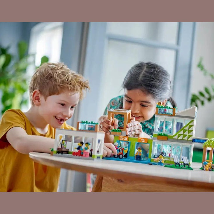LEGO City Apartment Building (60365) by LEGO