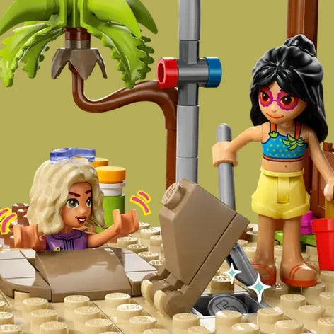 LEGO FRIENDS FAMILY VACATION BEACH RESORT (42673) by LEGO