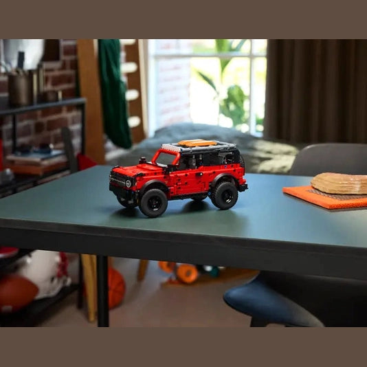 LEGO Ford Bronco SUV (42213) by LEGO