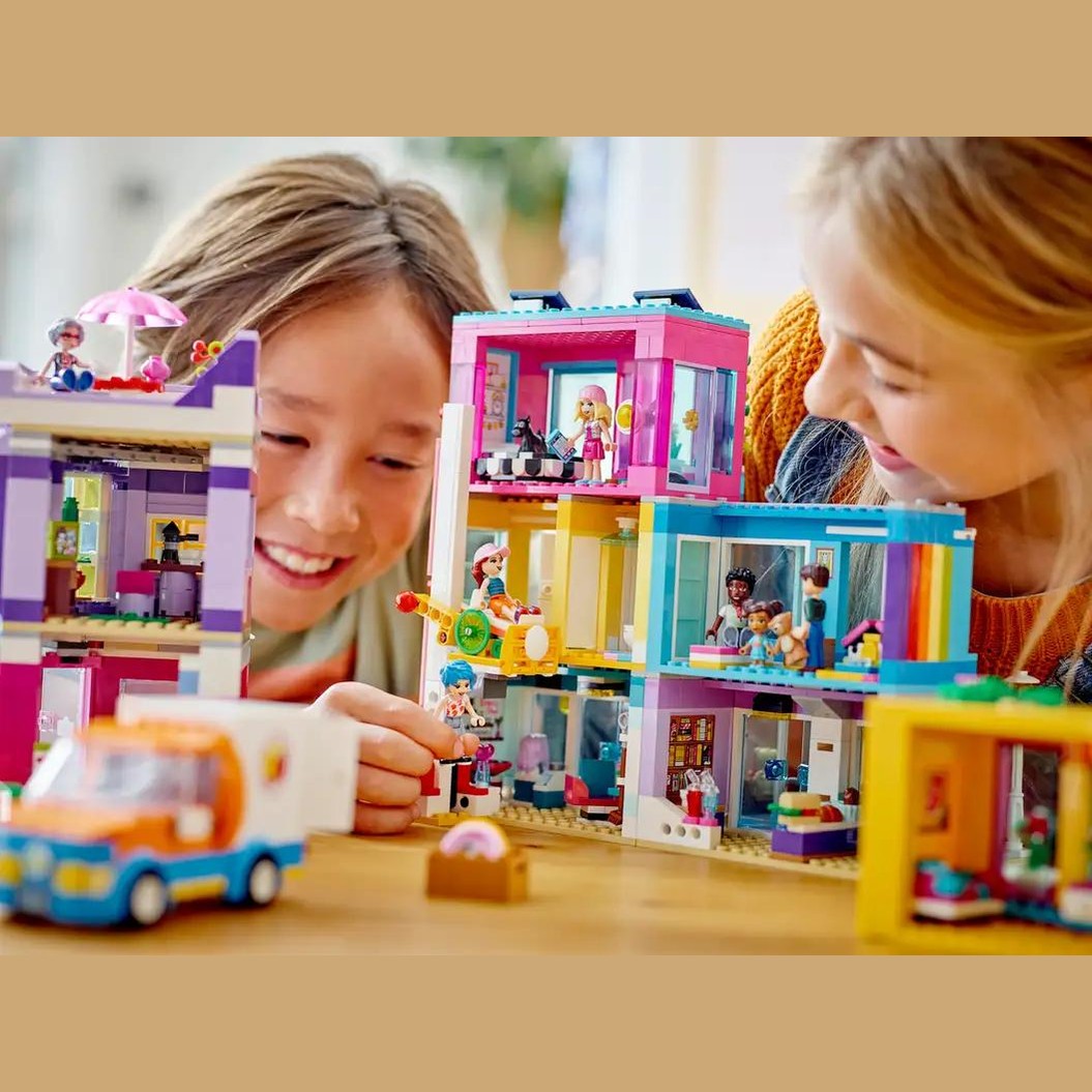 LEGO Friends Main Street Building (41704) by LEGO