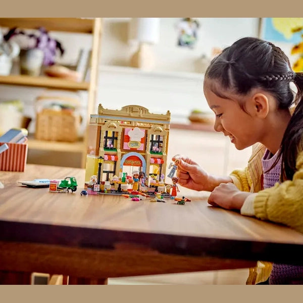 LEGO Friends Restaurant and Cooking School (42655) by LEGO