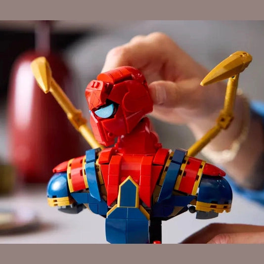 LEGO Iron Spider-Man Bust (76326) by LEGO