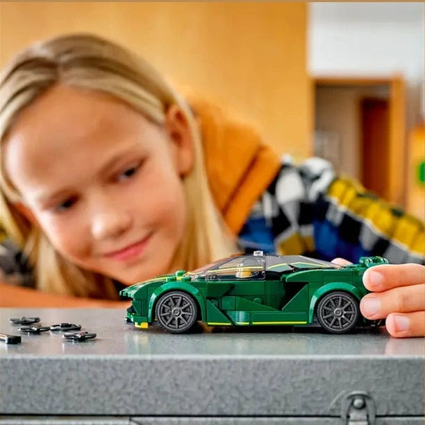 LEGO Lotus (76907) by LEGO