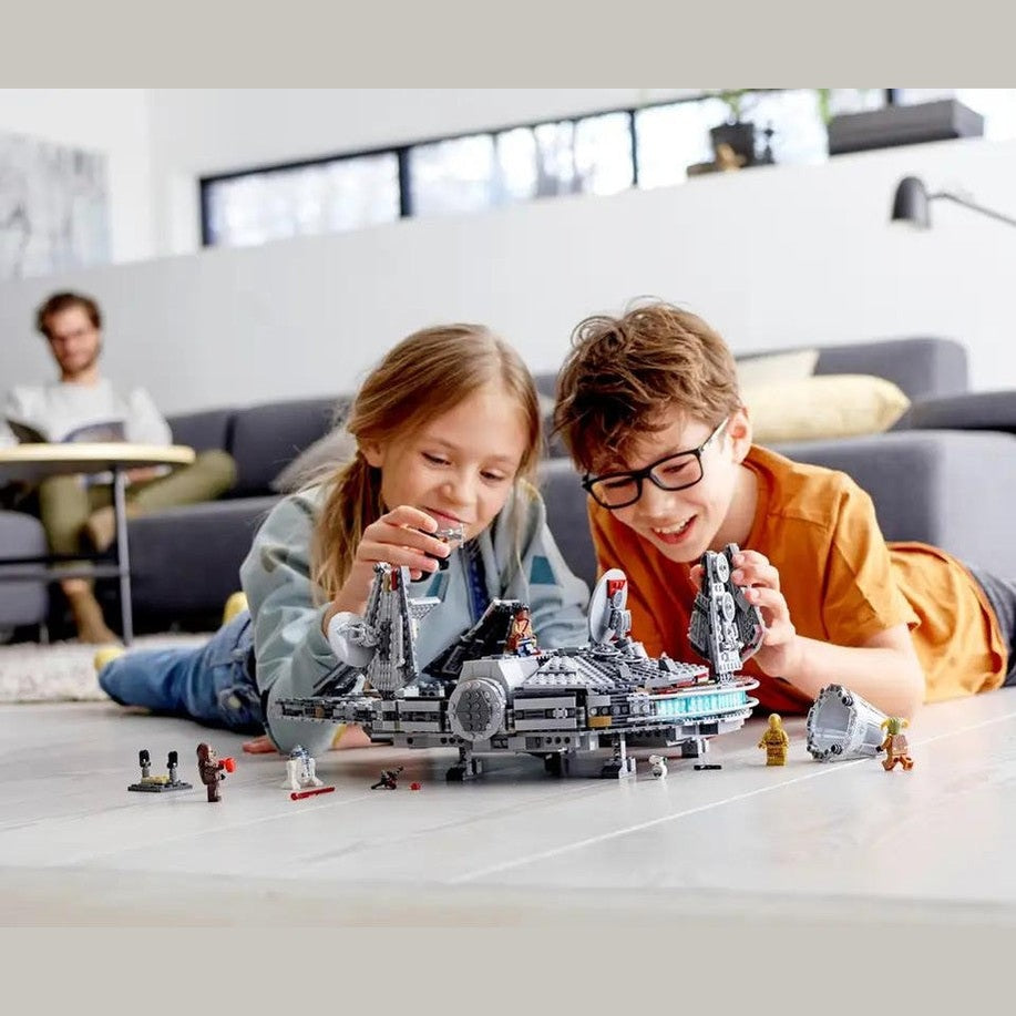 LEGO StarWars Millennium Falcon (75257) by LEGO