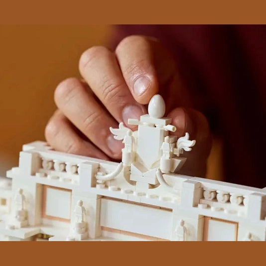 LEGO Trevi Fountain (21062) by LEGO