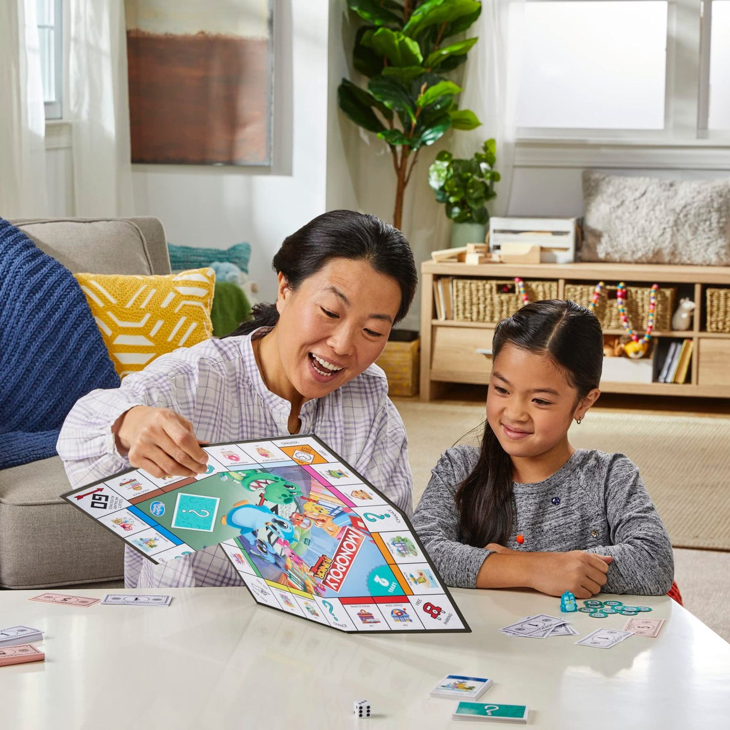 MONOPOLY JUNIOR (ENG/FR) by Hasbro