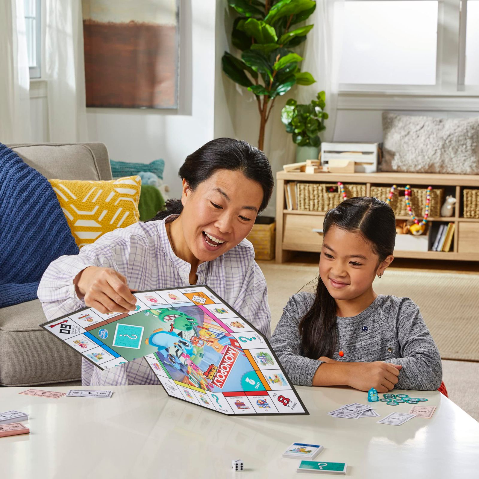 MONOPOLY JUNIOR (ENG/FR) by Hasbro