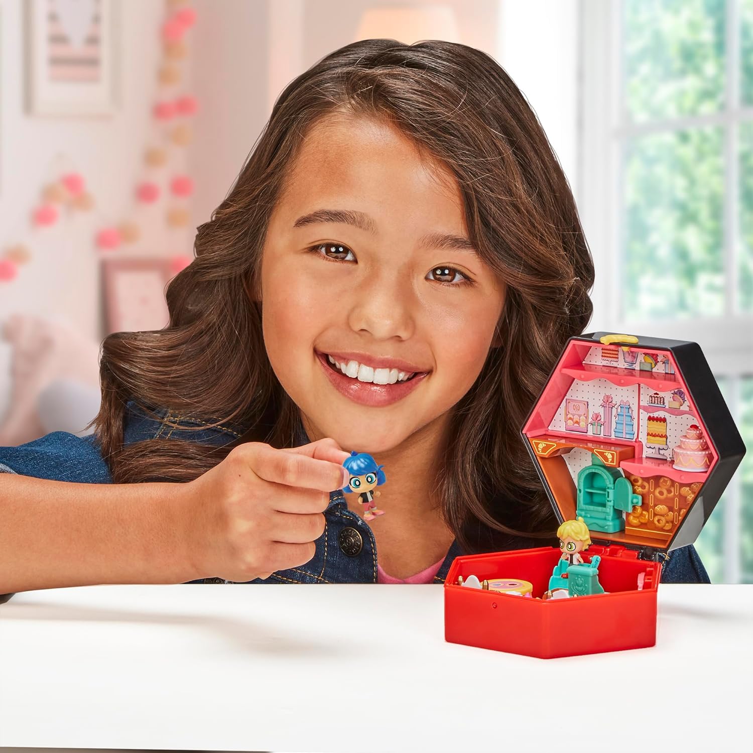 Miraculous Chibi Boulangerie: Cakes & A Crush Miracle Box Playset by Playmates Toys